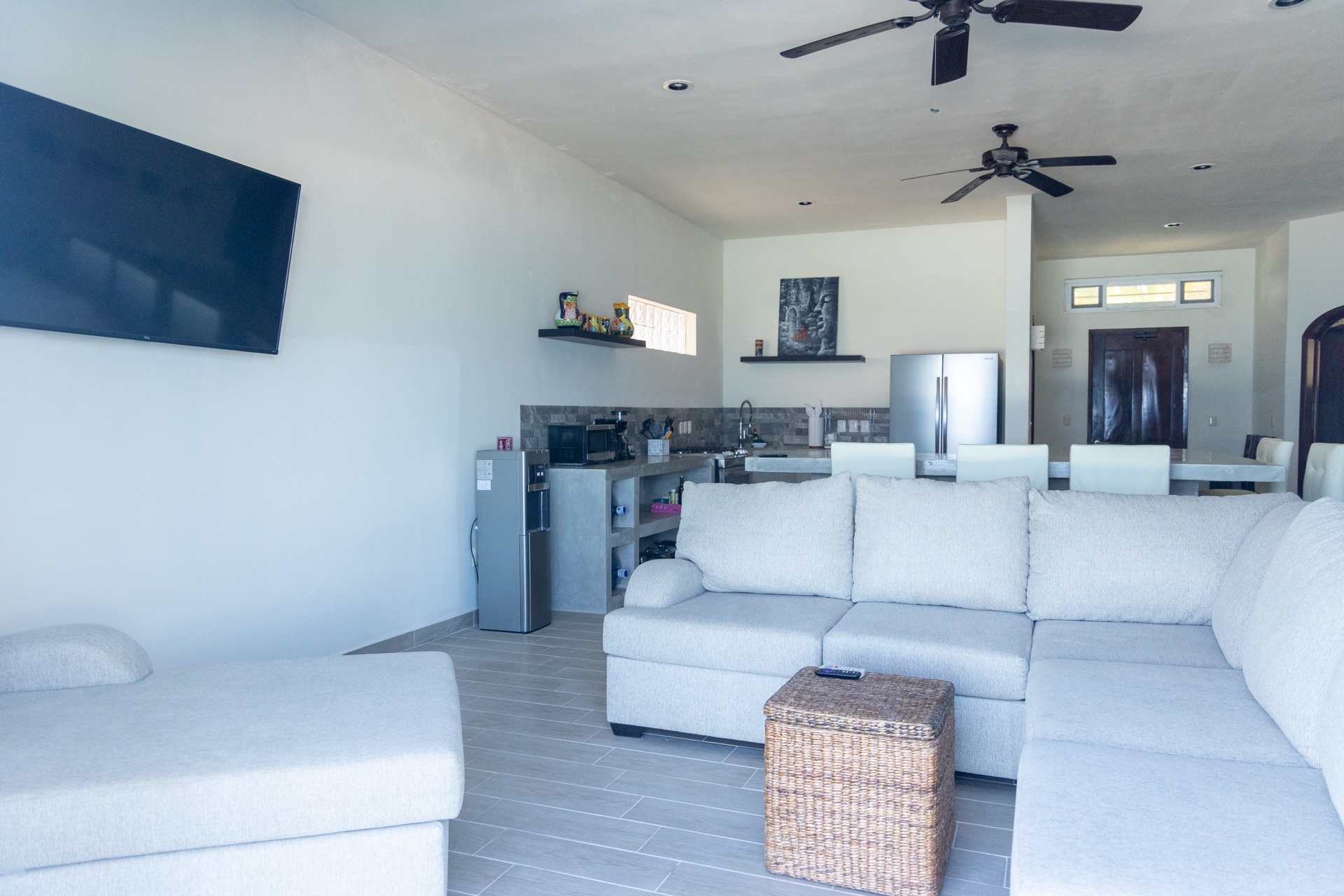Living room with seating and TV — Rincón del Descanso Isla Mujeres